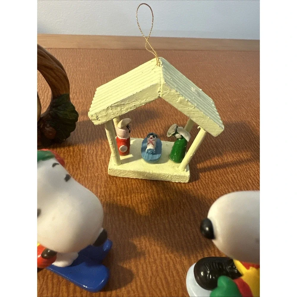 Lot Of 5 Vtg Christmas Ornaments: Snoopy, Mouse, Nativity‎
